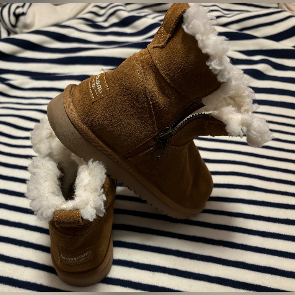 Only tried on, never worn. Didn’t fit my daughter.